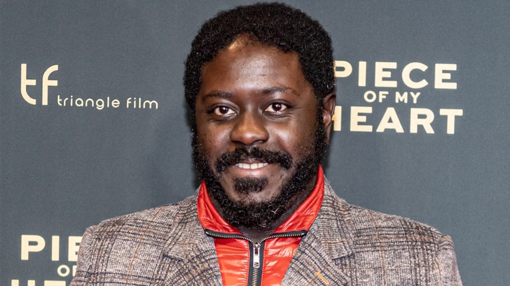 Acteur André Dongelmans is bijna buschauffeur: 'Zo blij van dit traject'