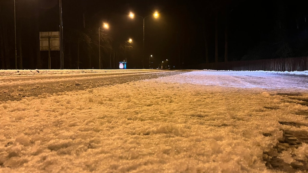 Een laagje sneeuw in Apeldoorn vanochtend.