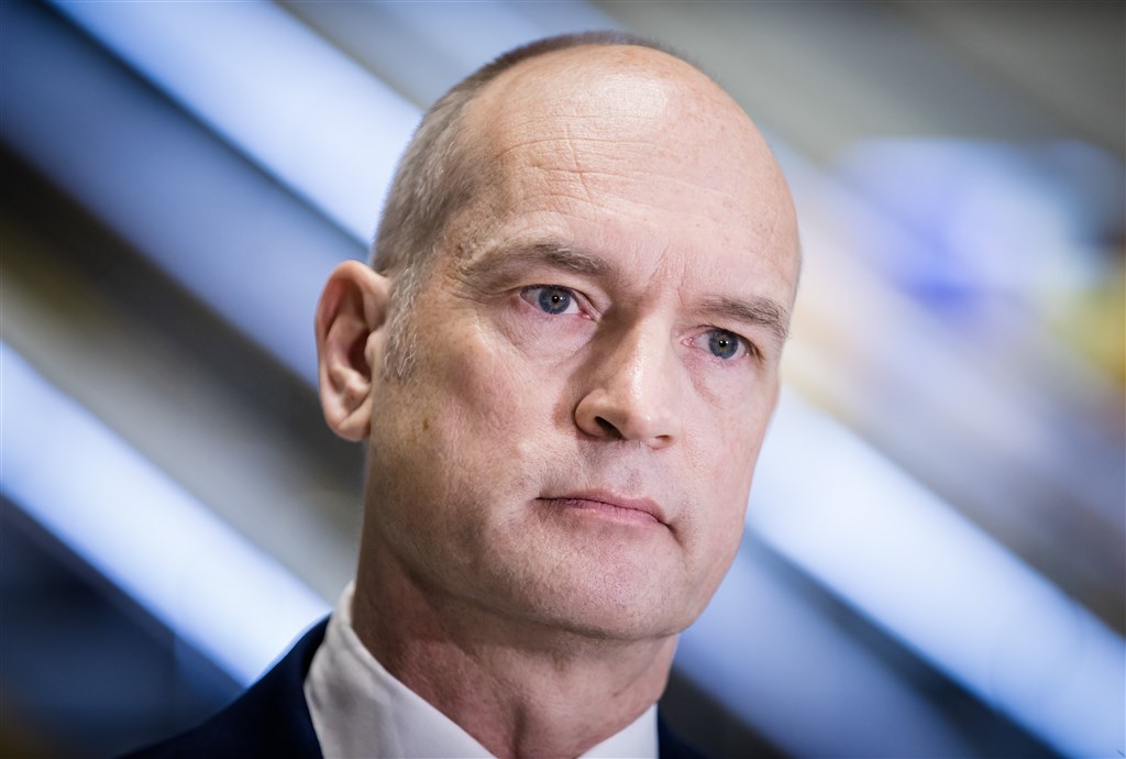 Gert-Jan Segers krijgt lintje bij afscheid van Tweede Kamer