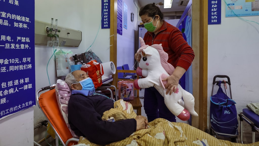 Waarom corona nog steeds een noodsituatie is, ook al voel jij dat niet