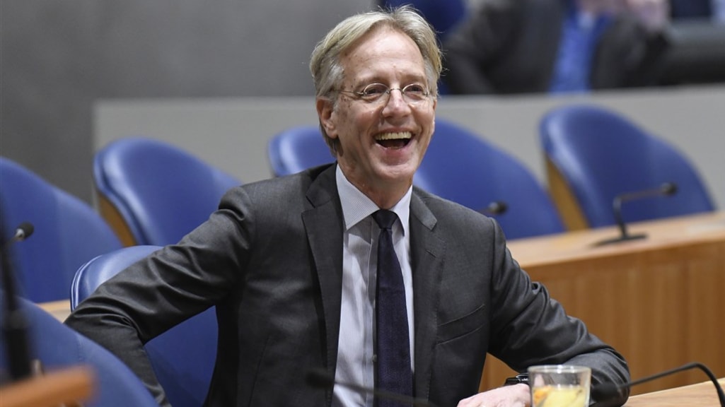 Dijkgraaf wil aantal buitenlandse studenten inperken met regels