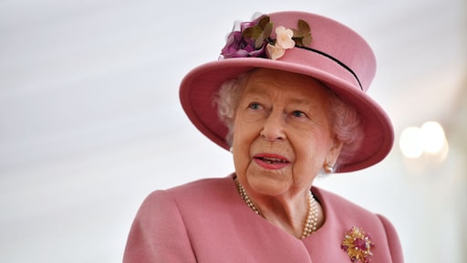 Voormalig paleisbutler onthult: 'Koningin Elizabeth hield terminale kankerdiagnose geheim'