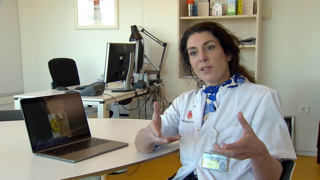 Kinderarts Annemarie van Bellegem maakt zich zorgen over de schadelijke gevolgen van TikTok.