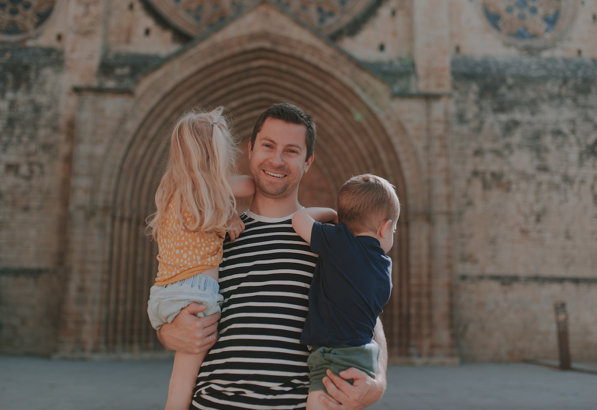 Thuisblijfvader Tim: 'Er is een kloof tussen progressief denken en doen' 