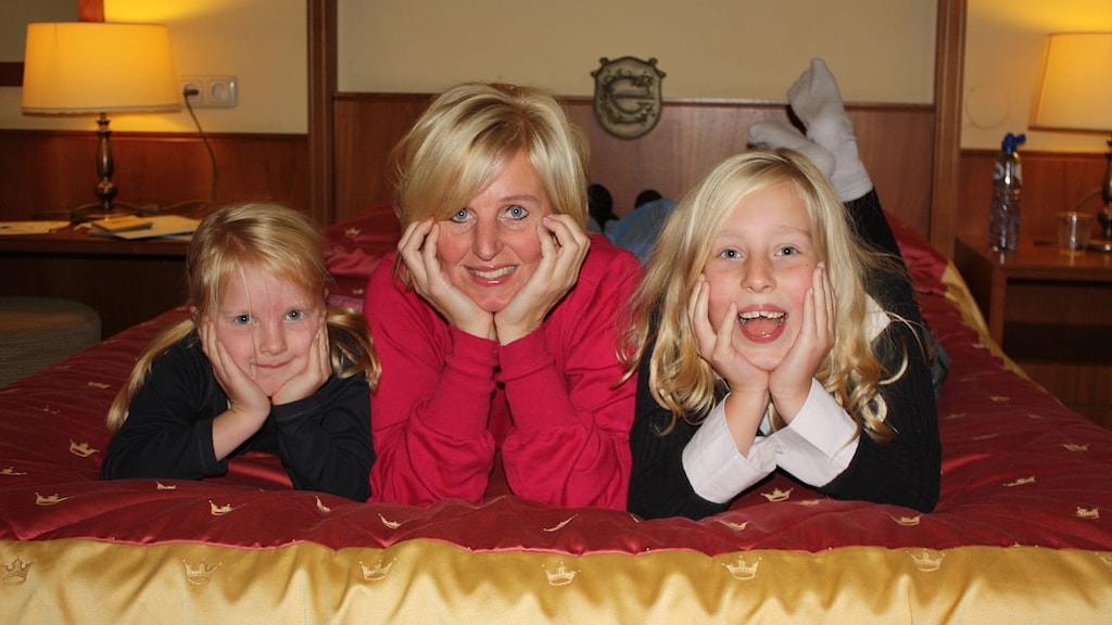 Denise (rechts) met haar moeder en zusje Kirsten.