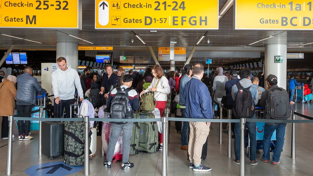 Schiphol: 460.000 vluchten is het minimum, in 2025 mogelijk weer groei