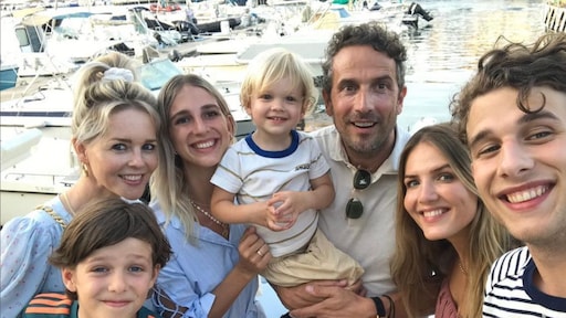 Man Chantal Janzen wil nog geen opa worden genoemd: 'Is nog jong'