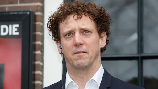 Jochem Myjer blikt terug op 'bizar heftig' auto-ongeluk van ouders