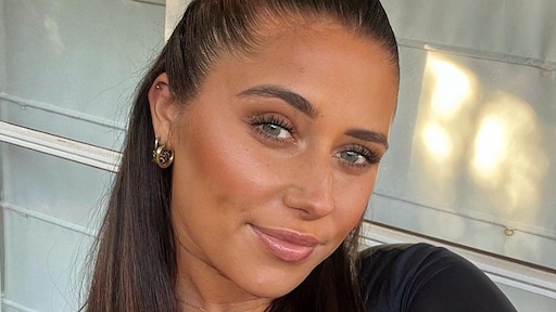 Love Island-ster Raphaëlla openhartig over hoorapparaat: 'Nieuwe wereld voor mij opengegaan'