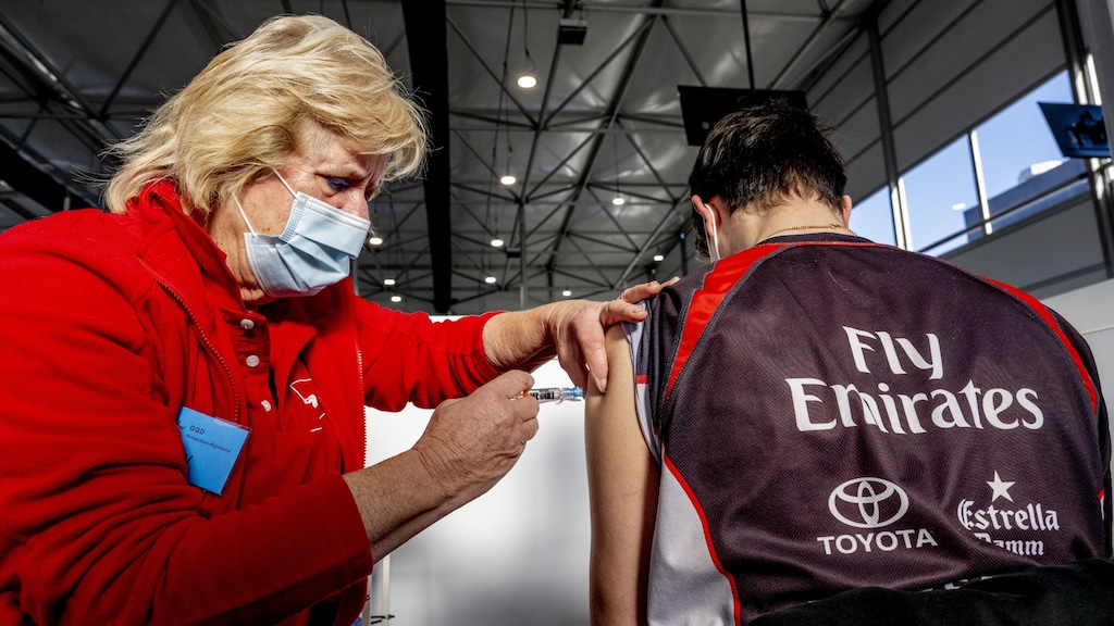 Zonder afspraak HPV-vaccinatie halen: 'Jongeren moeilijk te bereiken'