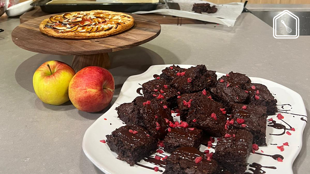 Hugo bakt: vegan brownie én vegan appeltaart