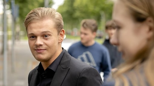 Dennis Schouten in gezicht gestoken: 'Ineens zat ik onder het bloed'