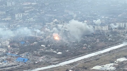 Straatgevechten in Bachmoet: 'Russische positie zonder munitie in gevaar'