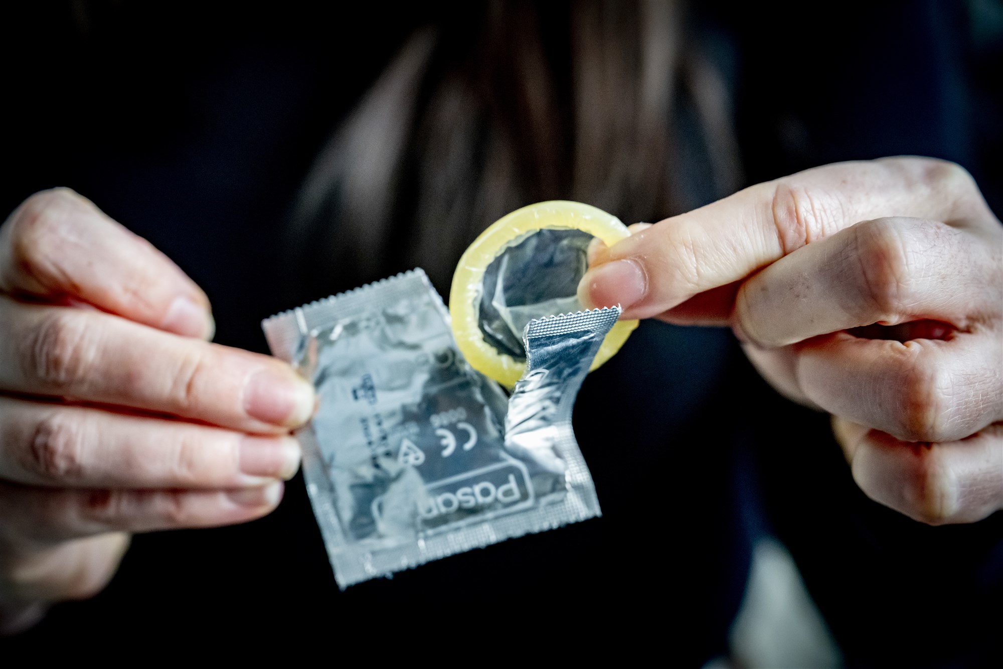 Man veroordeeld voor stiekem afdoen condoom, maar geen sprake van verkrachting