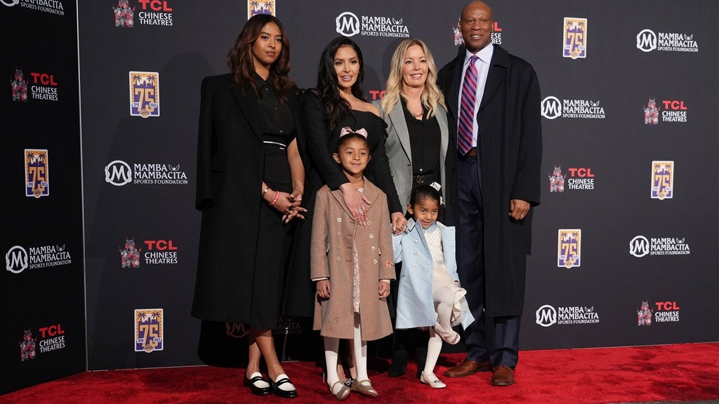 Familie Kobe Bryant onthult bijzondere Hollywood-tegel