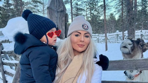 Echte Meisjes-ster Kelly openhartig over moederschap: 'Niet de moeder die ik wil zijn'