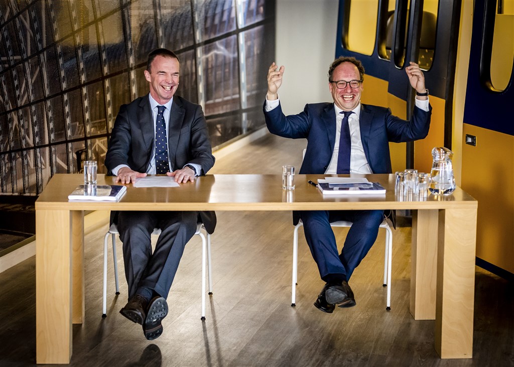 Bij staatsbedrijven verdient de hele directie meer dan de minister