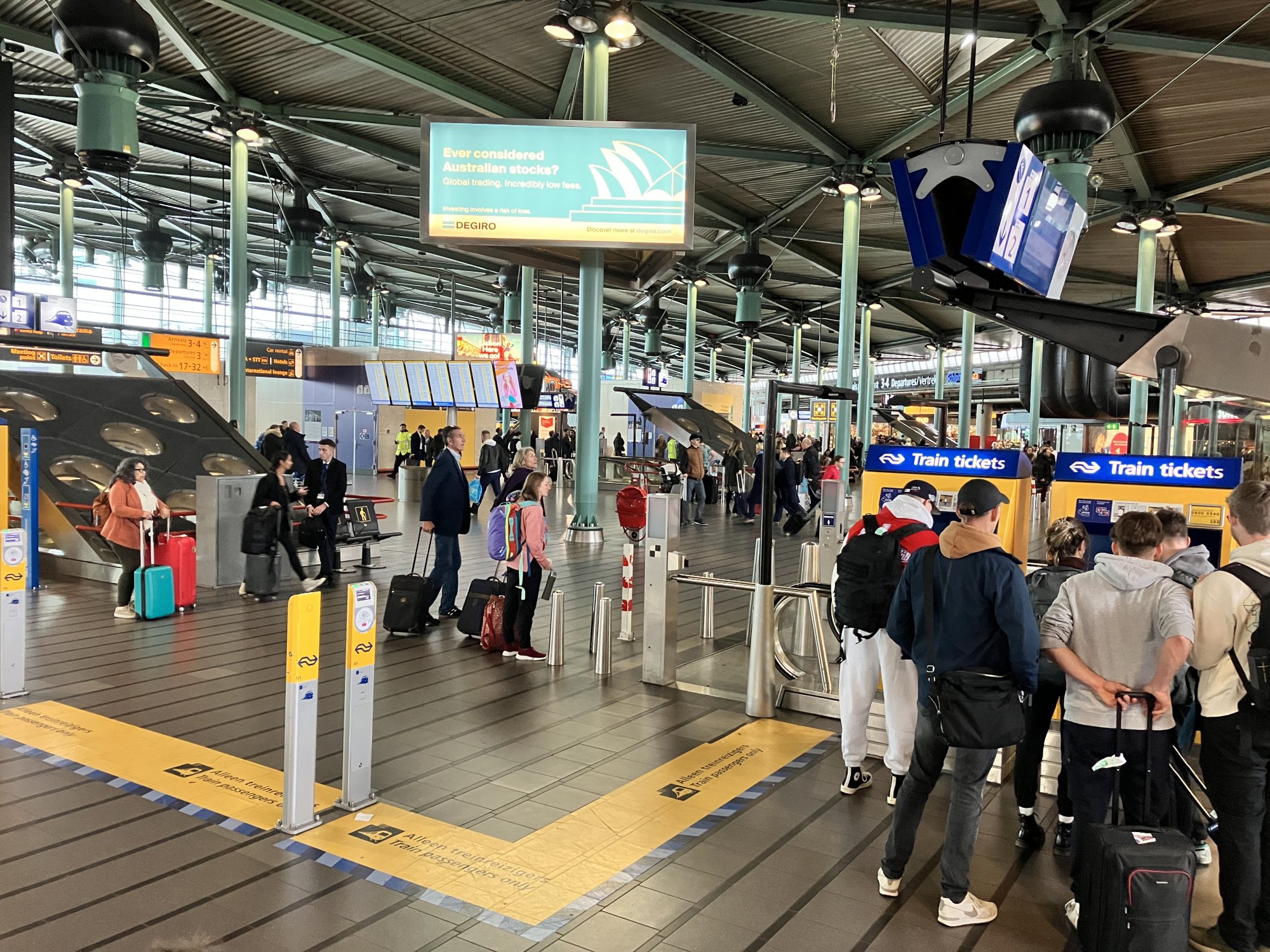 Op pad met het burgerteam van de marechaussee: 'Wow, heb je mij écht niet door?' 