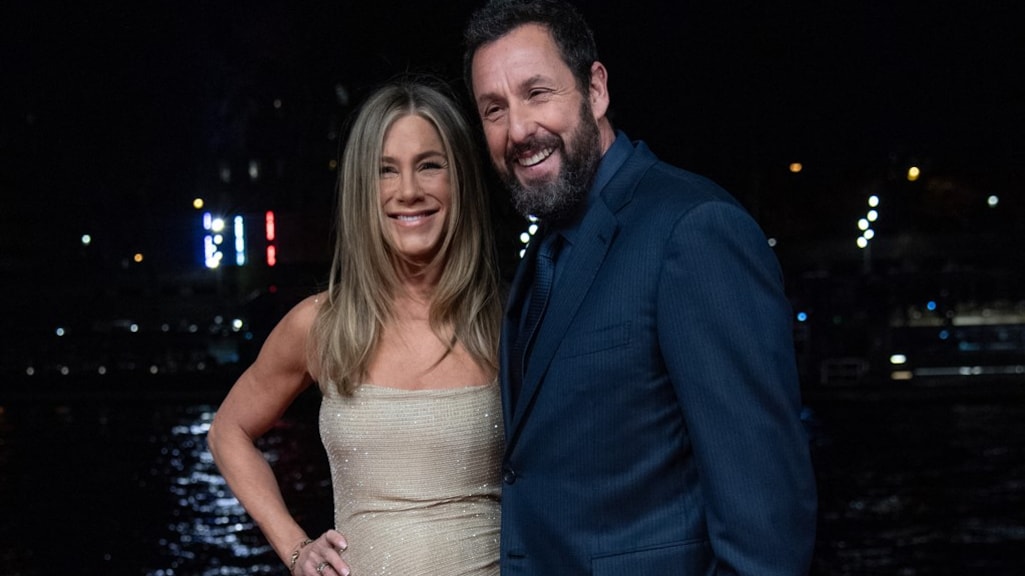 Jennifer Aniston eert Adam Sandler bij bijzondere prijsuitreiking
