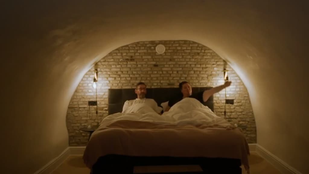 Kijkers gruwelen van graftombe-kamer in Bed & Breakfast