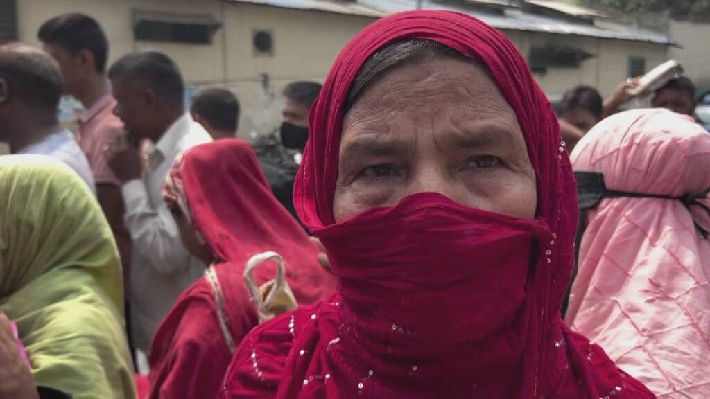 Husne Ara op de markt in Dhaka
