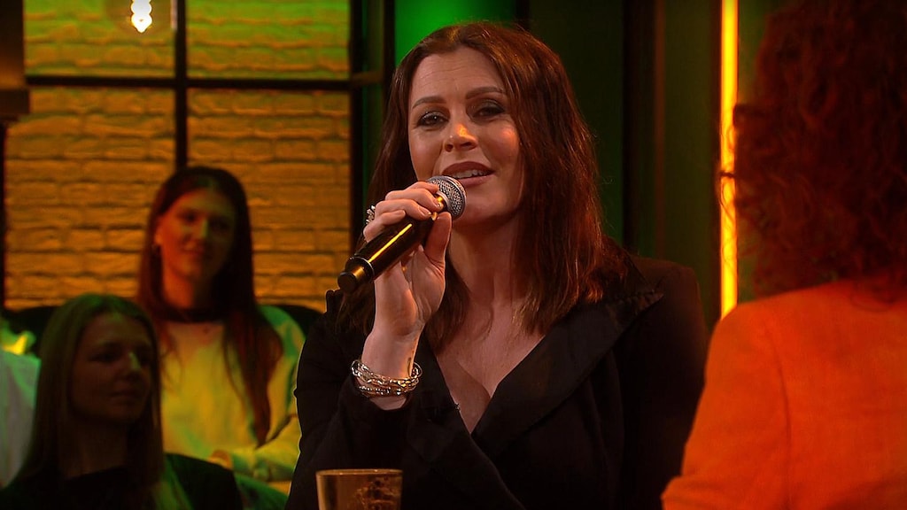 Floor Jansen maakt indruk met eerste soloplaat in Beau: 'Naar het songfestival'