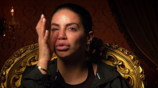 Selma Omari in tranen om eigen harde aanpak in De Verraders: 'Komt door pestverleden'