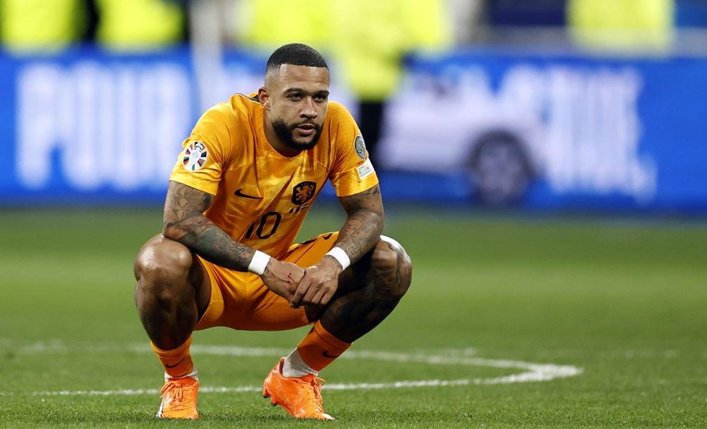 Memphis Depay zocht in designertassen naar verdwenen paspoort