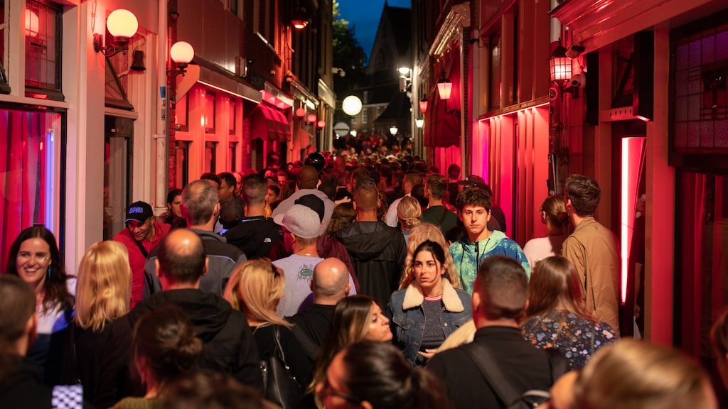 Stay Away-campagne in Amsterdam moet overlast toeristen tegengaan