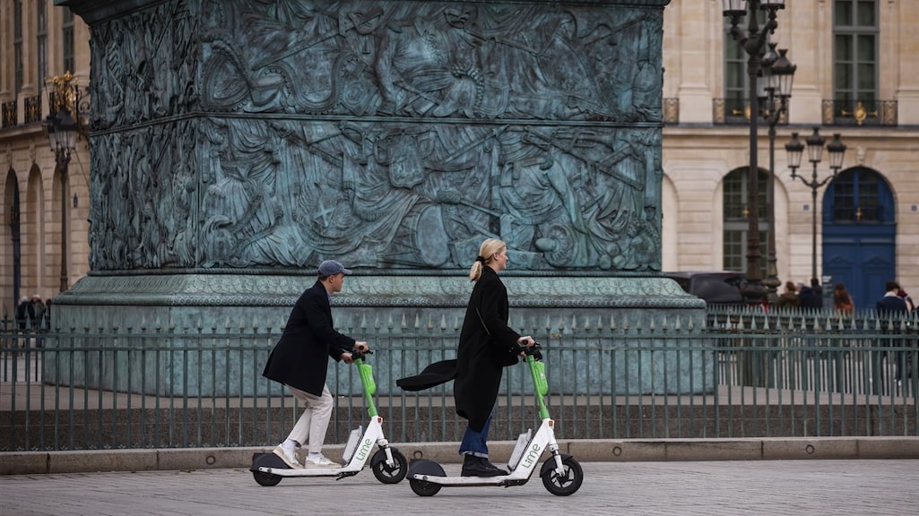Verbod op elektrische huursteps in Parijs na bindend referendum