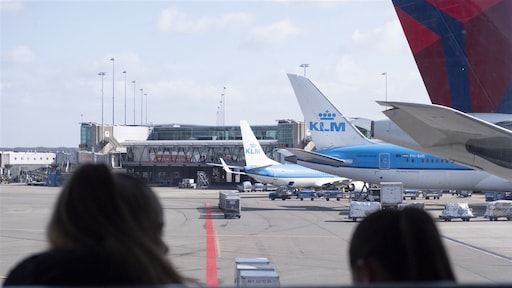 Schiphol stopt binnen twee jaar met alle nachtvluchten en privéjets