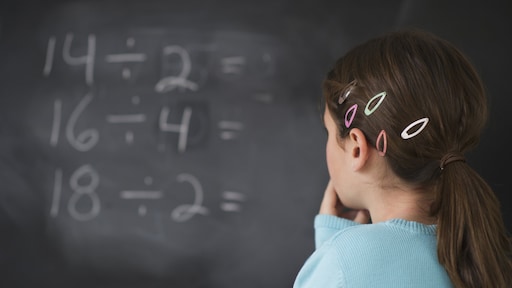 Petra's dochter (15) zit al 6 jaar thuis: 'Ze kan wel leren, maar niet op school'