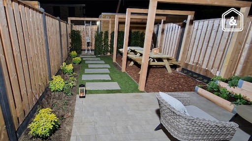 Een groene en sfeervolle tuin voor Annelies en haar zoontje