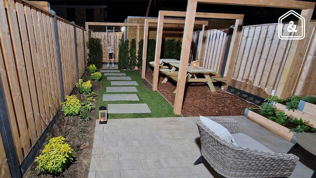 Een groene en sfeervolle tuin voor Annelies en haar zoontje