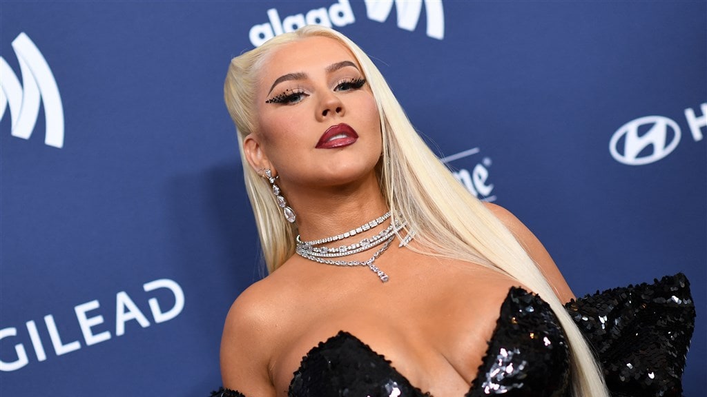 Christina Aguilera heeft stiekem seks tussen passagiers in vliegtuig