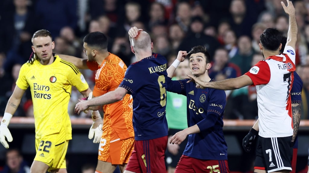 Aansteker gooien vanaf de tribune: 'Dit is echt levensgevaarlijk'