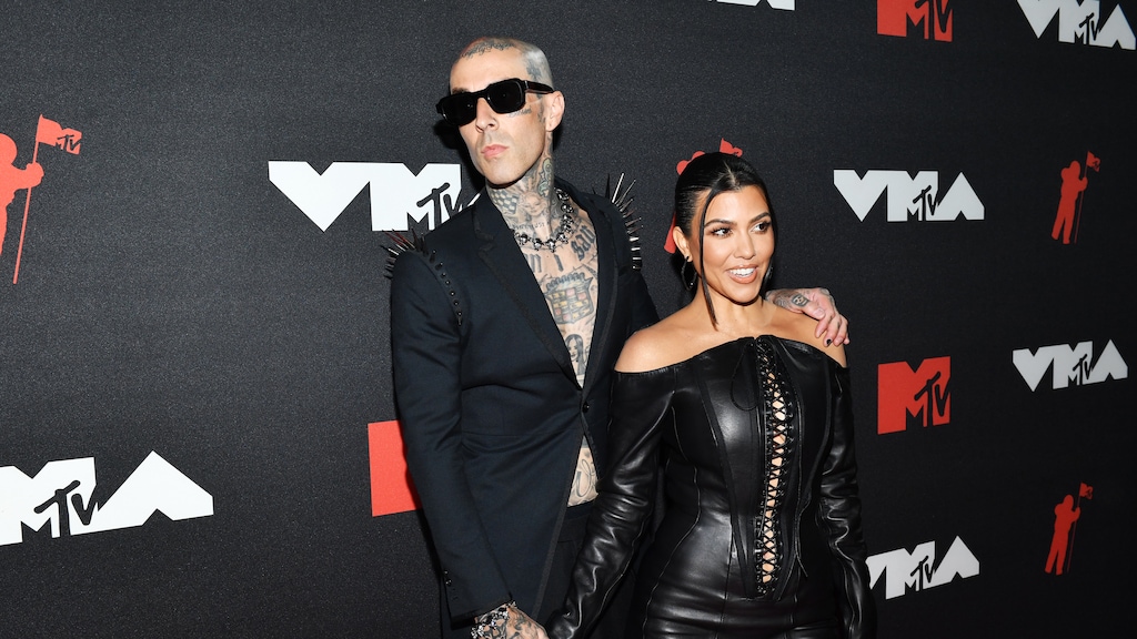 Kourtney Kardashian en Travis Barker onthullen geslacht baby