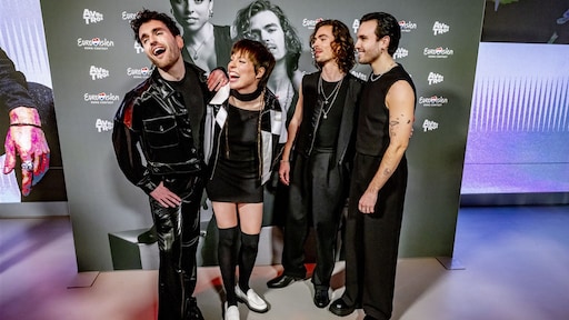 Duncan Laurence treedt op tijdens finale songfestival in Liverpool