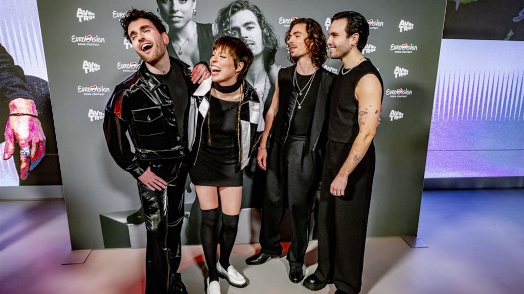 Duncan Laurence treedt op tijdens finale songfestival in Liverpool