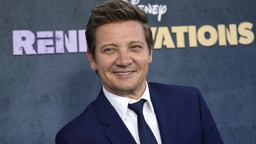 Jeremy Renner kan voor het eerst weer rennen sinds ongeluk