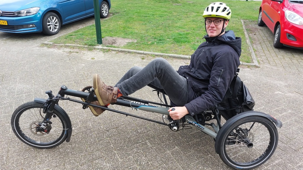 Jelle (29) liep hersenletsel op na val van fiets: 'Draag een helm, dat is niet stom'