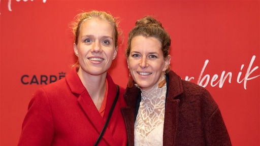 Ireen Wüst en Letitia de Jong ouders geworden van eerste kindje: 'Helemaal in de wolken'