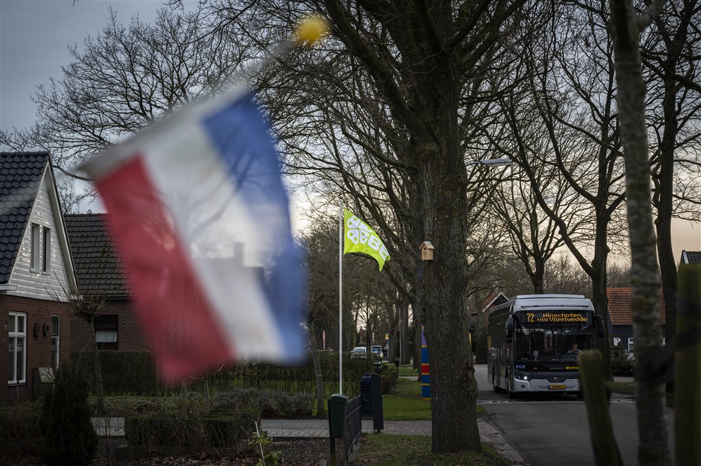Van der Plas: hang omgekeerde vlaggen recht voor 4 en 5 mei