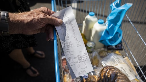 Supermarkten nog steeds de fout in met kassabon: 'Onacceptabel'
