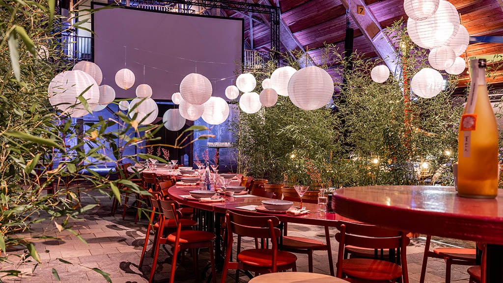 Het terras van Géza Weisz.