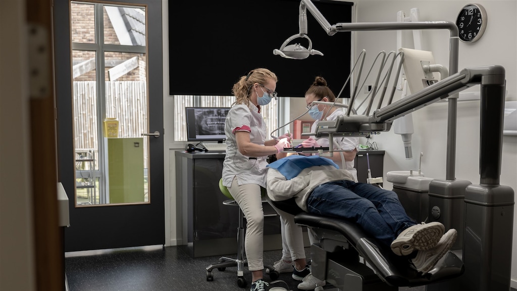 Tandartstekort zo groot dat pensioen geen optie meer is: 'Ik zie het overal'