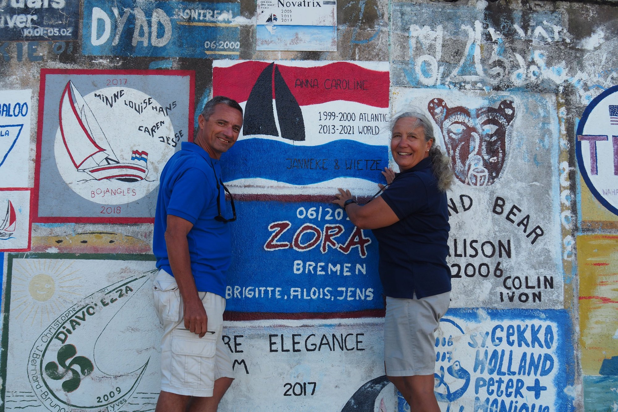 Op de Azoren is het traditie een muurschildering achter te laten.