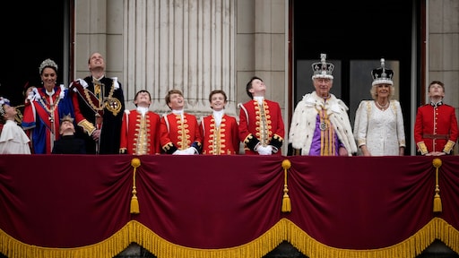 Veel kritiek op Bridgerton-actrice die Brits koningshuis 'vreselijk wit' noemde