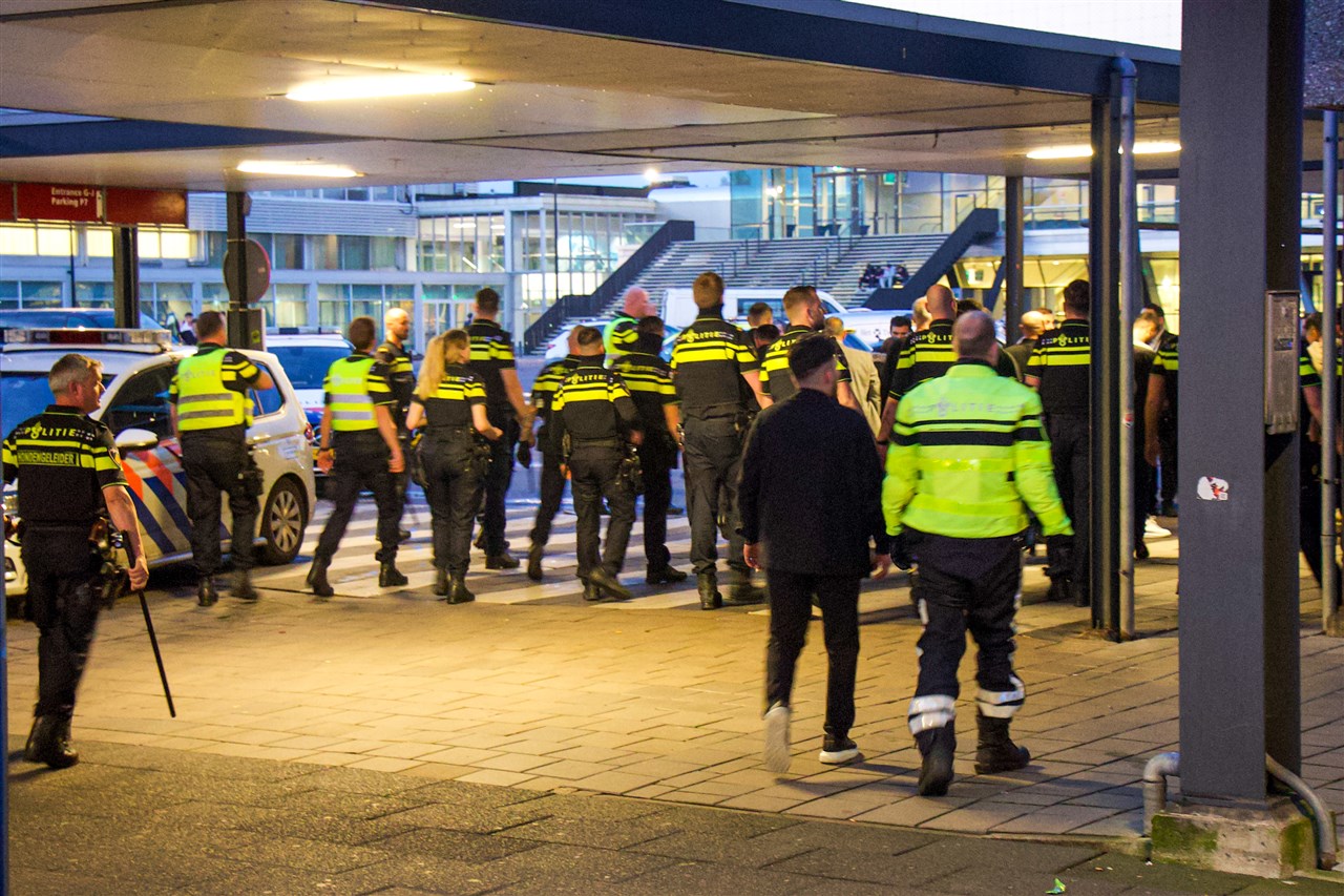 Grote ongeregeldheden bij Turkse stembusgang Amsterdam: 'Zorgelijk'