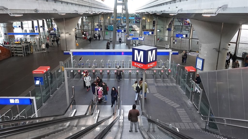 Opnieuw twee verdachten aangehouden mishandeling station Bijlmer: 12 en 13 jaar oud